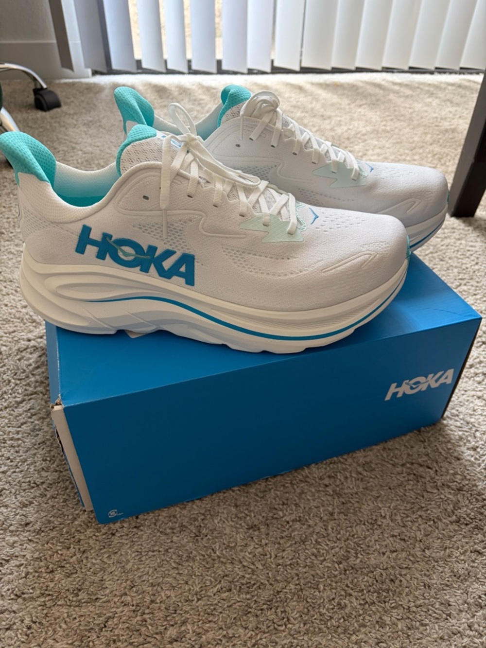 Hoka Clifton 10s / size 13 / wide / White & Teal Men’s Cushion Running Shoes